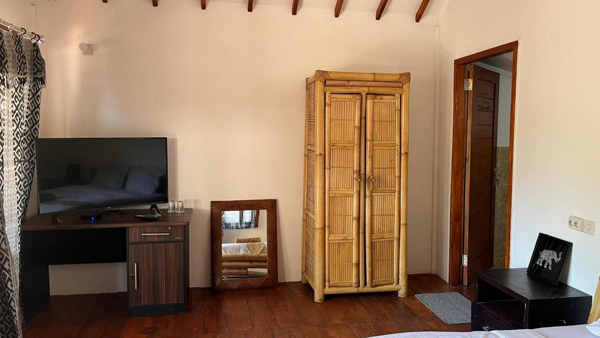 Cici Bungalow Senggigi Мангсит Экстерьер фото