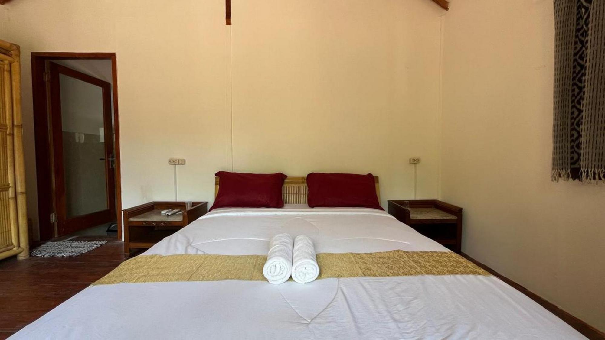 Cici Bungalow Senggigi Мангсит Экстерьер фото